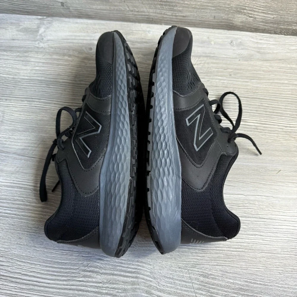 New Balance 520 Men's Black and grey Athletic Shoes size 11 wide 4E